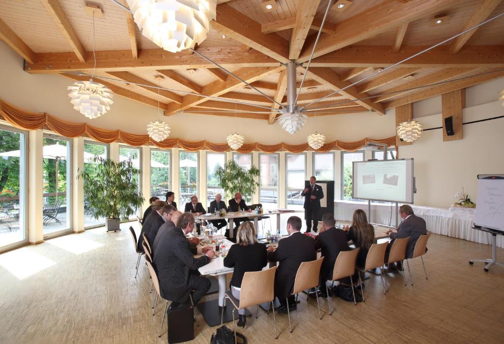 Hotel Forsthaus Gruena Betreiber Gmbh Кемниц Екстериор снимка